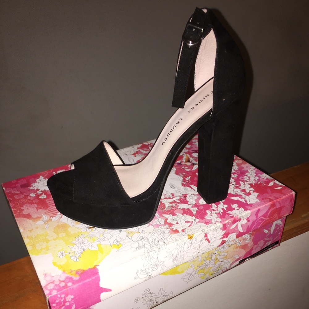 Chinese Laundry Platform Sandal